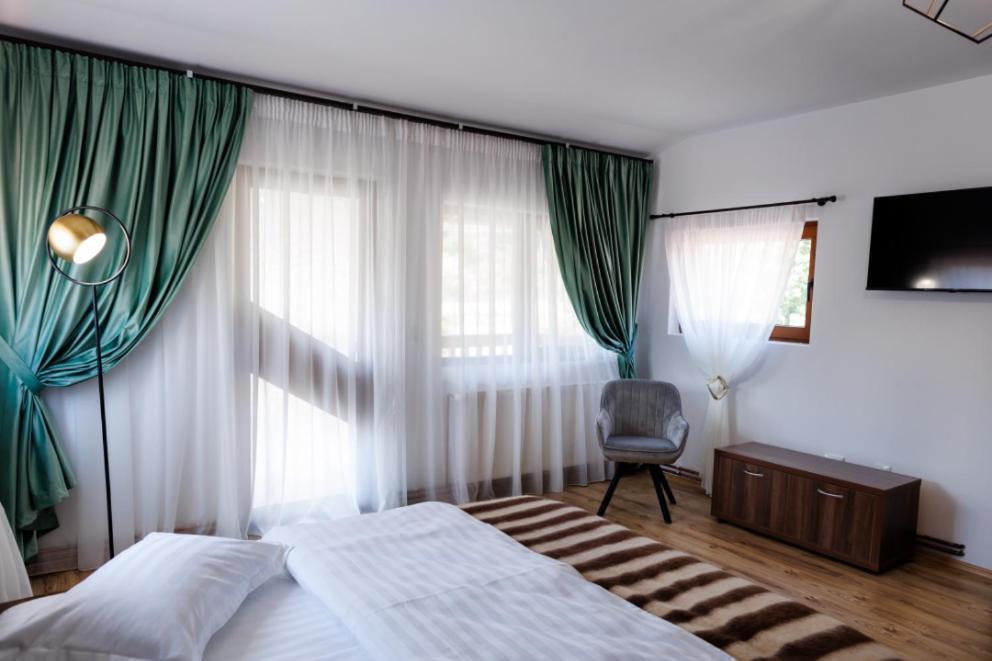 فندق La Coltul Castelului Bran Boutique المظهر الخارجي الصورة