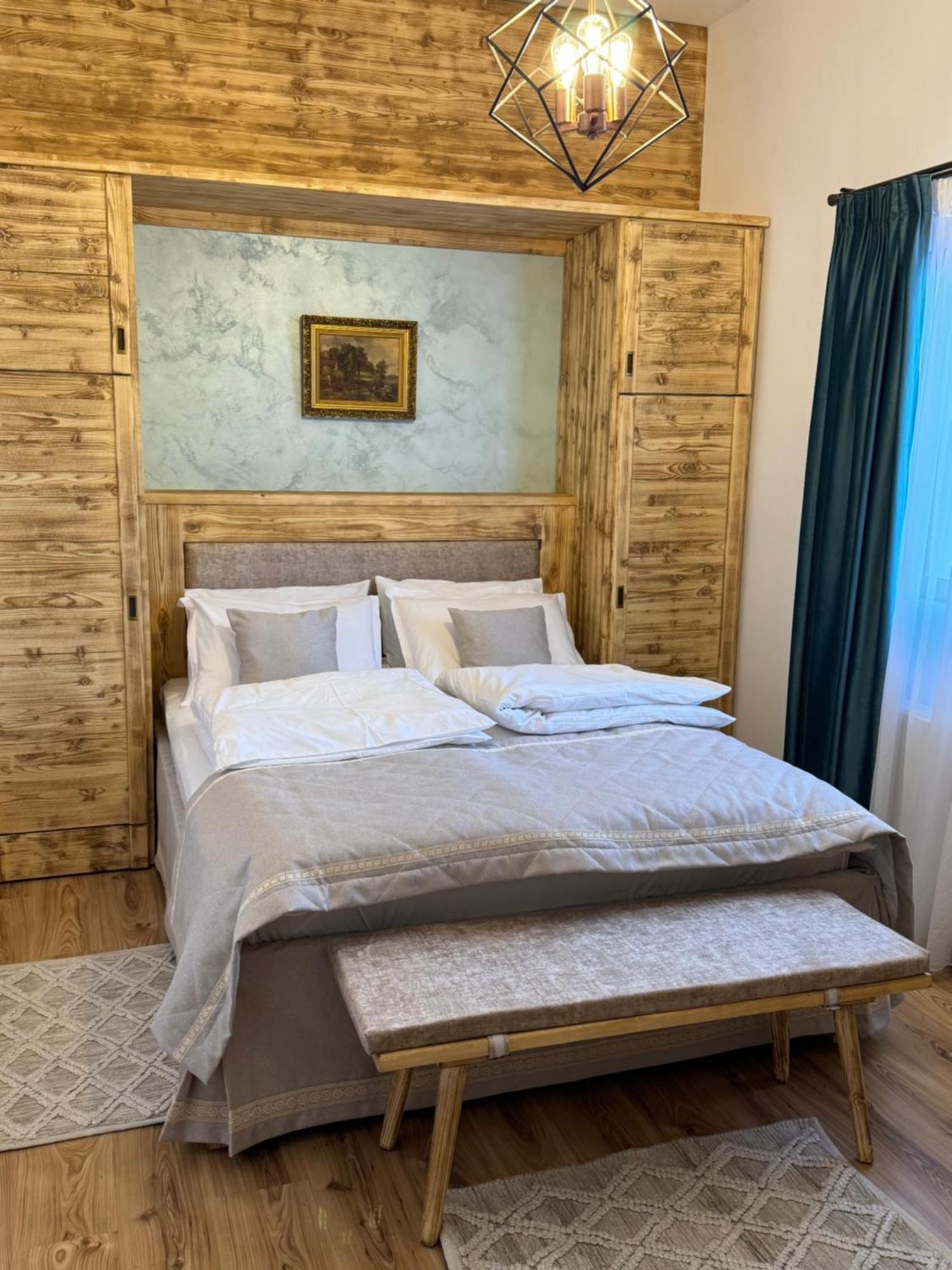 فندق La Coltul Castelului Bran Boutique المظهر الخارجي الصورة