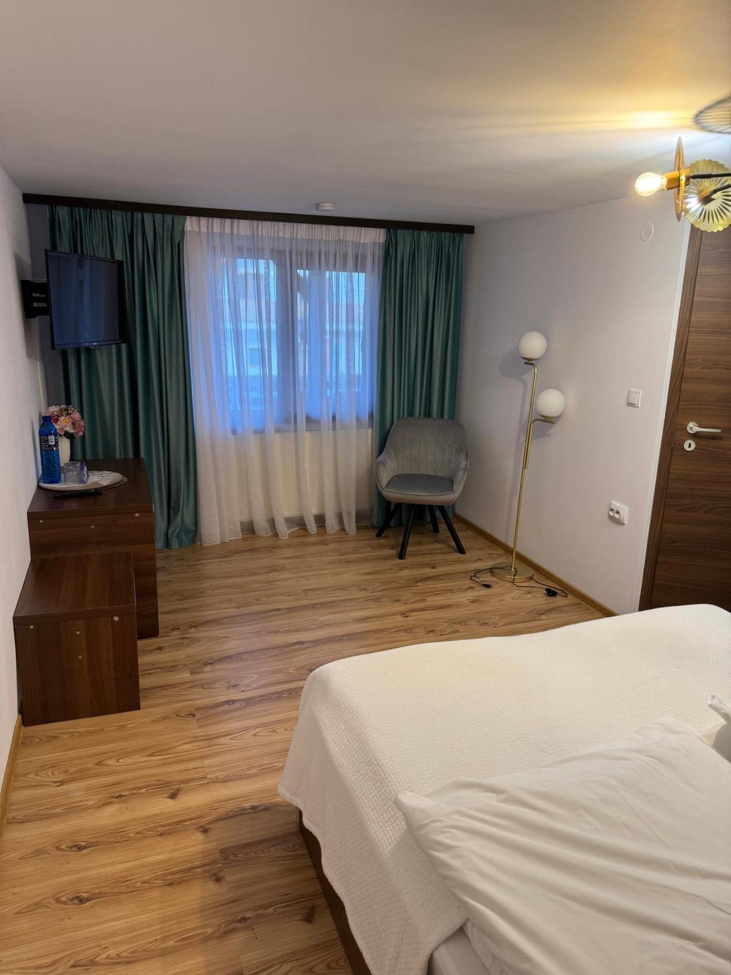 فندق La Coltul Castelului Bran Boutique المظهر الخارجي الصورة