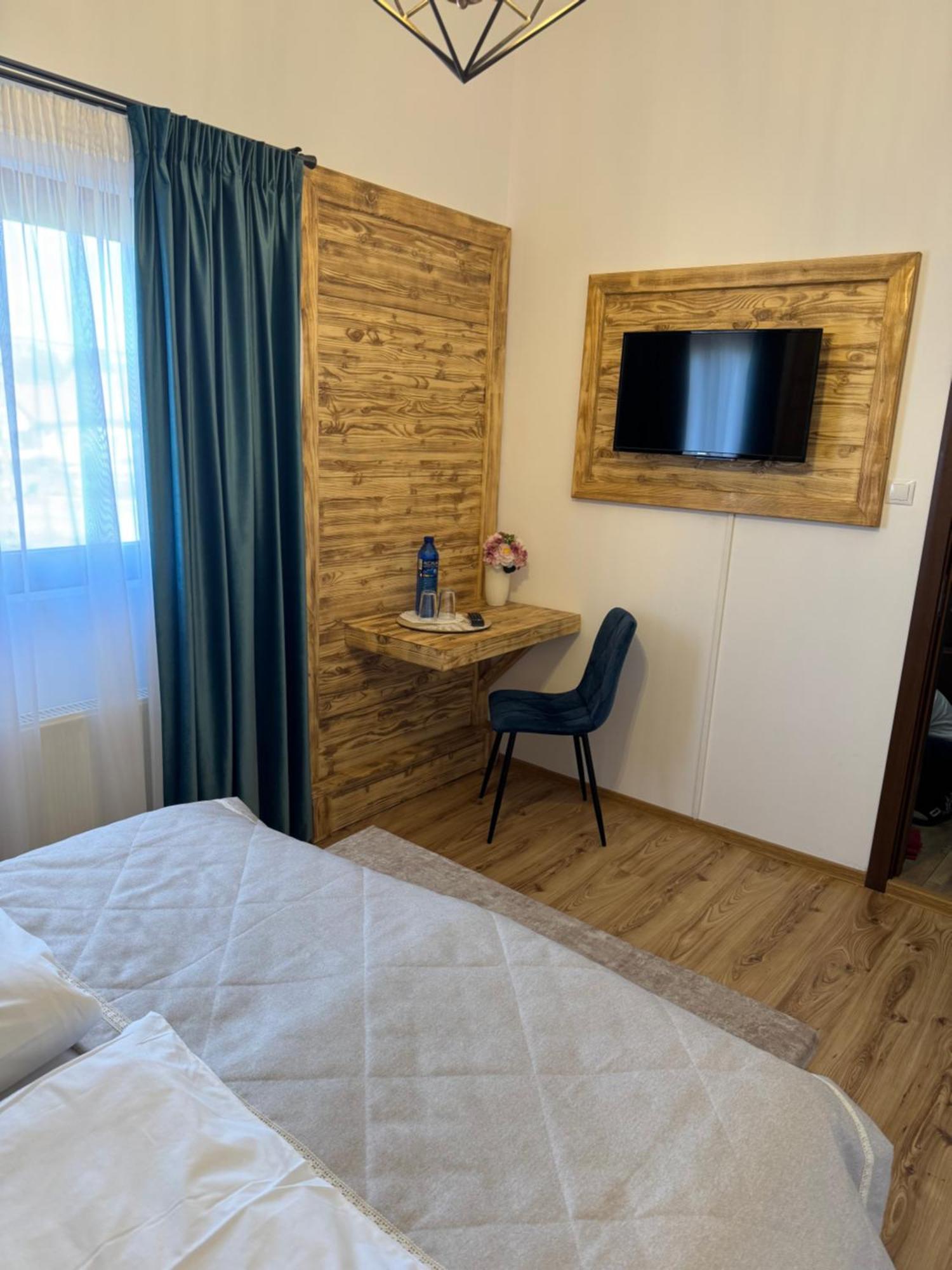 فندق La Coltul Castelului Bran Boutique المظهر الخارجي الصورة